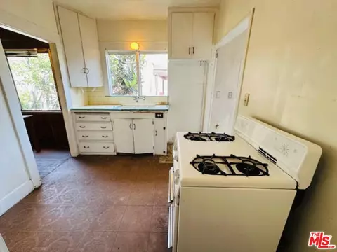 Entry Way - 644 Alexander St, Glendale, CA 91203 photo 5 of 5