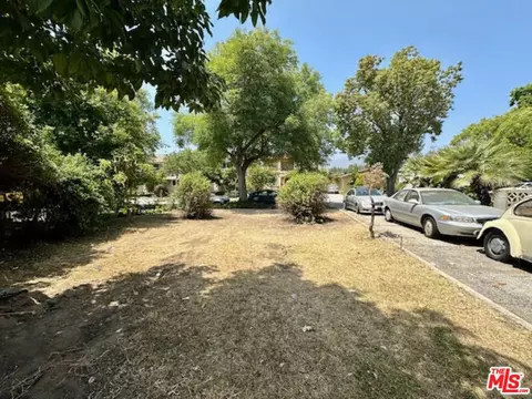 Exterior - 644 Alexander St, Glendale, CA 91203 photo 2 of 8