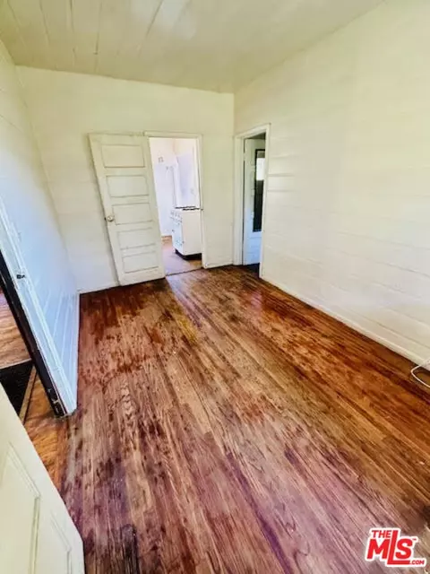Entry Way - 644 Alexander St, Glendale, CA 91203 photo 3 of 5