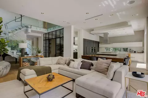 6236 Drexel Ave, Los Angeles, CA 90048
