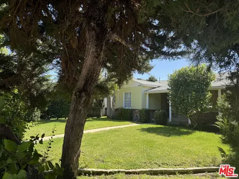 14042 Gilmore St, Valley Glen, CA 91401
