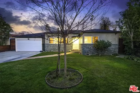 4546 Strohm Ave, Toluca Lake, CA 91602