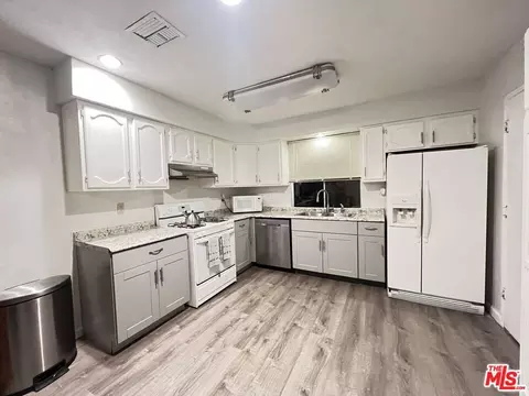 Kitchen - 1511 E Central Ave, Redlands, CA 92374 photo 2 of 2