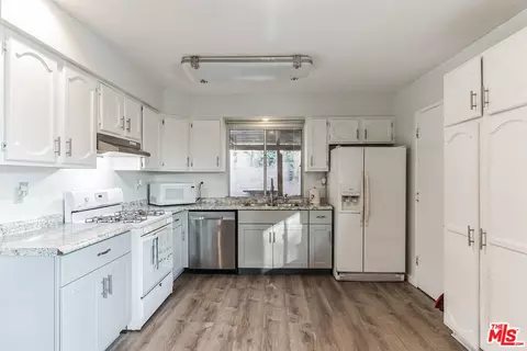 Kitchen - 1511 E Central Ave, Redlands, CA 92374 photo 1 of 2
