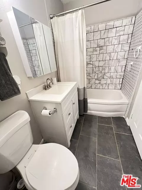 Bath - 1511 E Central Ave, Redlands, CA 92374 photo 1 of 2
