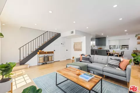 1910 Rodney Dr #5, Los Angeles, CA 90027