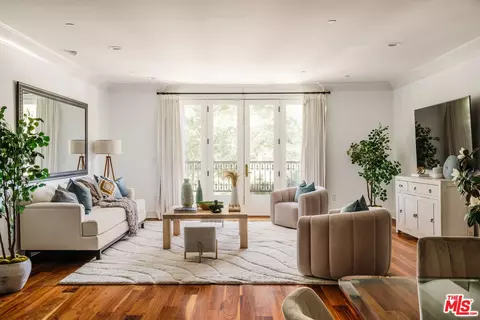 261 S Reeves Dr #204, Beverly Hills, CA 90212