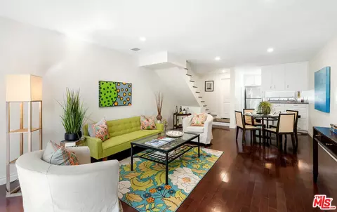 11652 Chenault St #9, Los Angeles, CA 90049