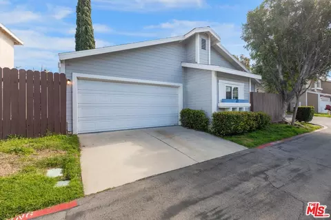 11462 Fox Hollow Ln, Pacoima, CA 91331