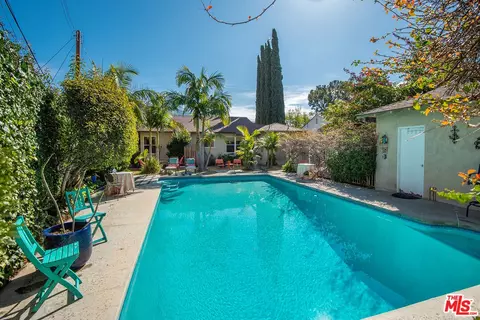 11047 Woodward Ave, Sunland, CA 91040