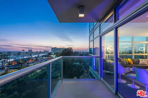 13700 Marina Pointe Dr #705, Marina Del Rey, CA 90292