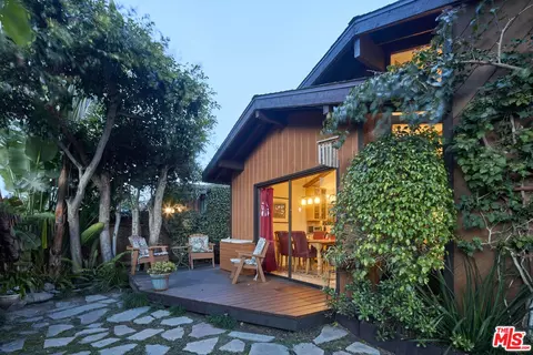 614 Victoria Ave, Venice, CA 90291