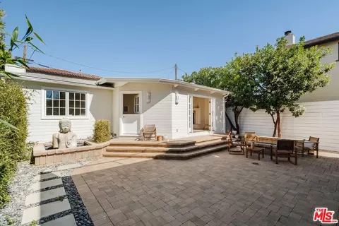 906 Wellesley Ave, Los Angeles, CA 90049