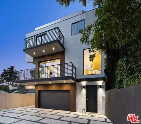 815 Robinson St, Los Angeles, CA 90026