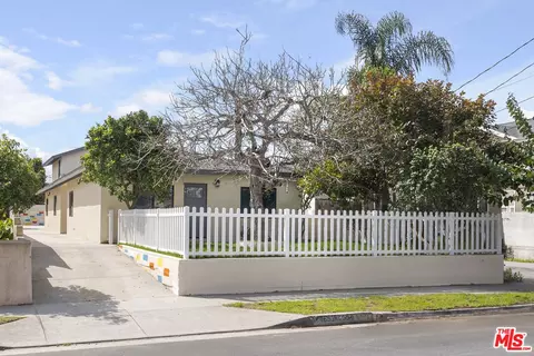 1652 W 220th St, Torrance, CA 90501