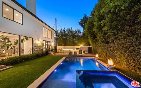 10333 Woodbridge St, Toluca Lake, CA 91602
