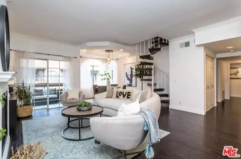 14960 Dickens St #313, Sherman Oaks, CA 91403