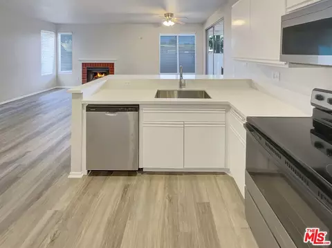 2426 Pleasant Way #K, Thousand Oaks, CA 91362 photo 8
