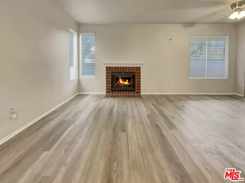 2426 Pleasant Way #K, Thousand Oaks, CA 91362 photo 3