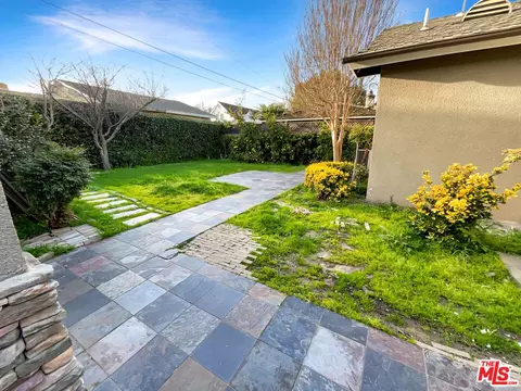 Exterior - 3915 Lemon Ave, Long Beach, CA 90807 photo 3 of 5
