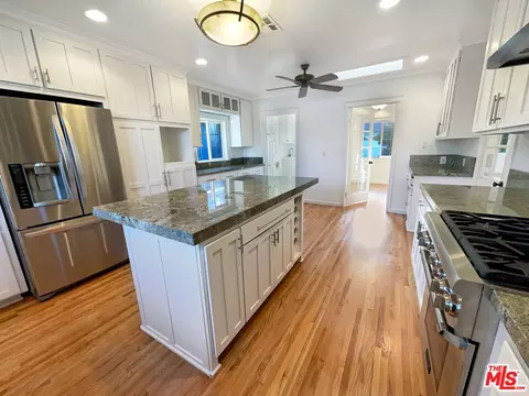 Kitchen - 3915 Lemon Ave, Long Beach, CA 90807 photo 1 of 3