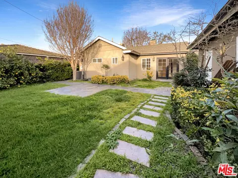 Exterior - 3915 Lemon Ave, Long Beach, CA 90807 photo 5 of 5