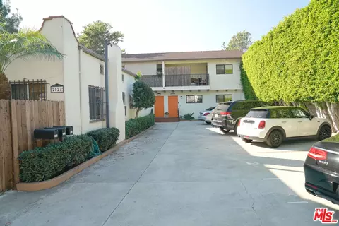 2527 Griffith Park Blvd, Los Angeles, CA 90039