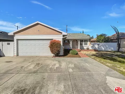 Exterior - 21 W Adams St, Long Beach, CA 90805 photo 2 of 5