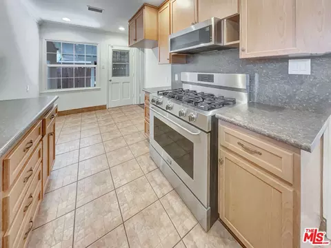 Kitchen - 21 W Adams St, Long Beach, CA 90805 photo 2 of 2