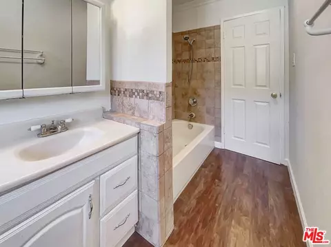 Bath - 21 W Adams St, Long Beach, CA 90805 photo 2 of 4