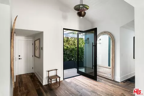 6851 Fernhill Dr, Malibu, CA 90265