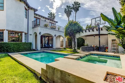 127 S Willaman Dr, Beverly Hills, CA 90211
