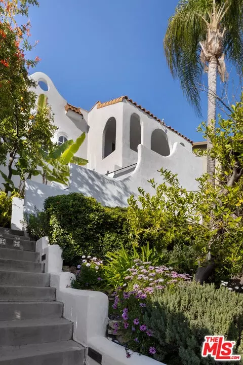 3927 De Longpre Ave, Los Angeles, CA 90027