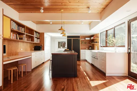 5074 Glen Iris Ave, Los Angeles, CA 90041
