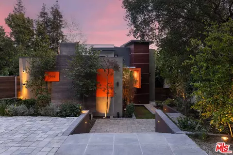 7668 Woodrow Wilson Dr, Los Angeles, CA 90046