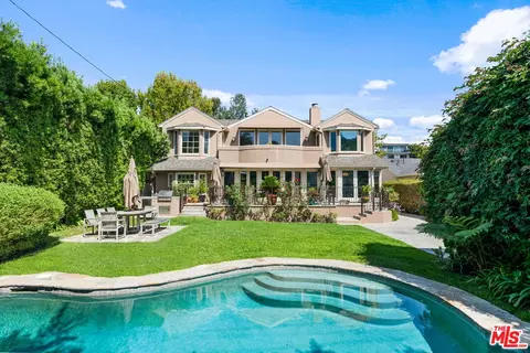 331 N Kenter Ave, Los Angeles, CA 90049