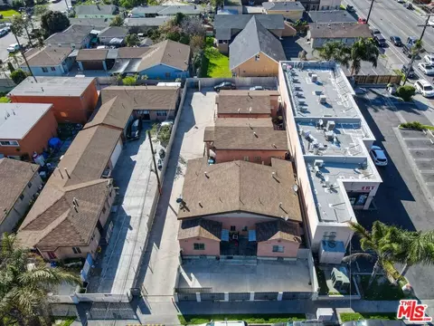 View/Area - 909 S Tamarind Ave, Compton, CA 90220 photo 2 of 7