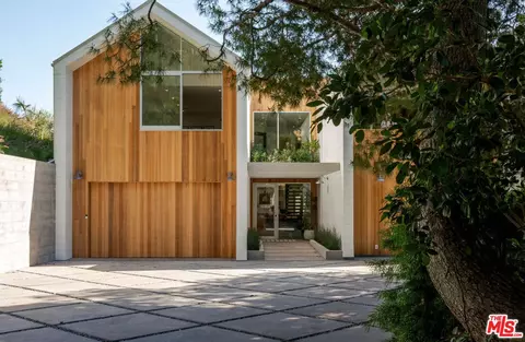 8070 Oceanus Dr, Los Angeles, CA 90046