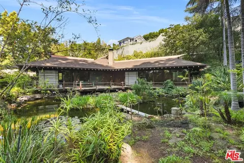 13011 W Sunset Blvd, Los Angeles, CA 90049