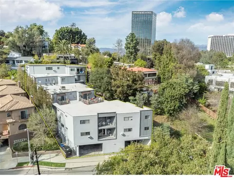 3625 Regal Pl, Los Angeles, CA 90068