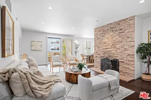 14159 Dickens St #201, Sherman Oaks, CA 91423
