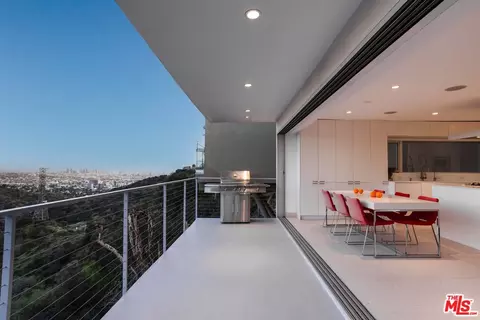 6946 Pacific View Dr, Los Angeles, CA 90068
