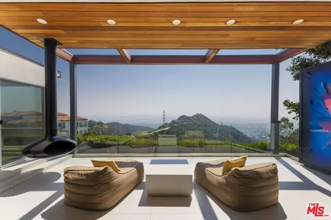 2443 Solar Dr, Los Angeles, CA 90046