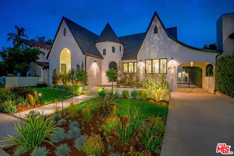 6377 Lindenhurst Ave, Los Angeles, CA 90048