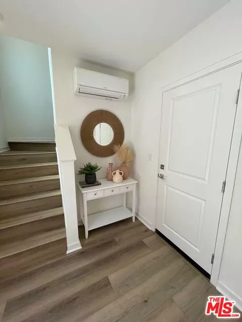 624 Dawson Ave, Long Beach, CA 90814 photo 2