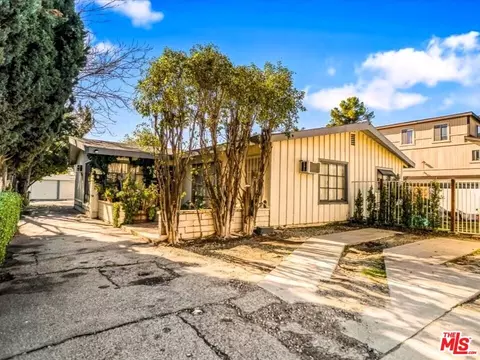 11344 Oxnard St, North Hollywood, CA 91606