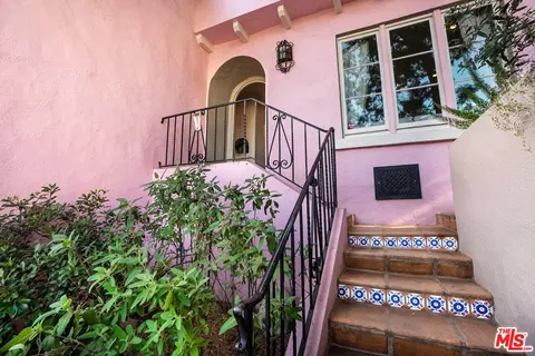 2033 High Tower Dr, Los Angeles, CA 90068