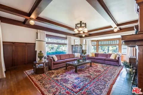 2326 W 23rd St, Los Angeles, CA 90018