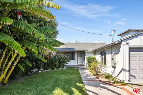 12447 Sylvan St, Valley Glen, CA 91606