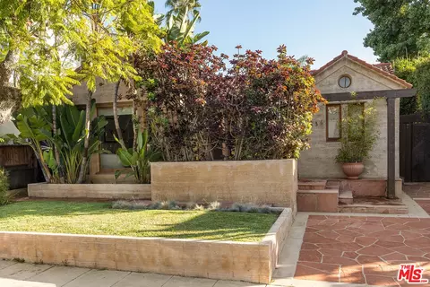 6136 W 5th St, Los Angeles, CA 90048